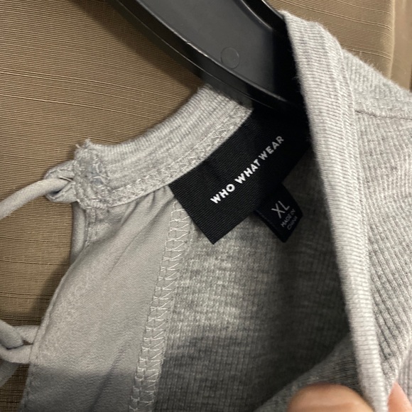 Who What Wear Gray Cross Back Shirt XL - Picture 5 of 5